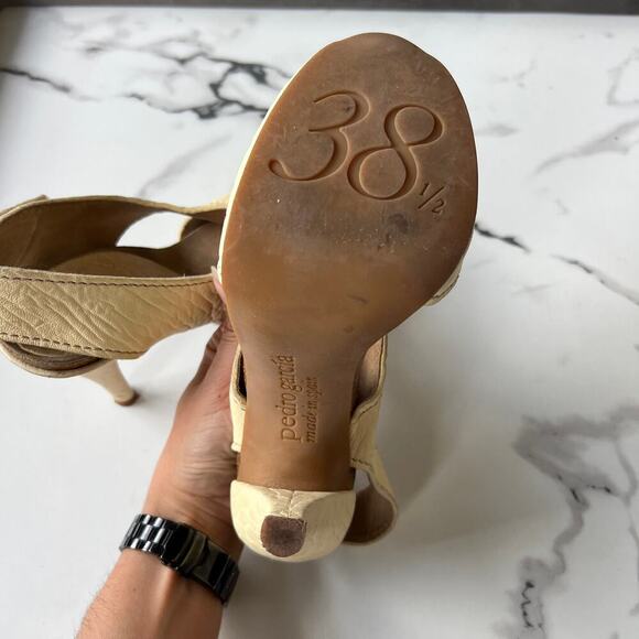 Pedro Garcia Cream Leather Cut Out Peep Toe Slingback Heels Size 38.5 - Picture 10 of 12